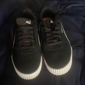 Like New Pumas worn once.